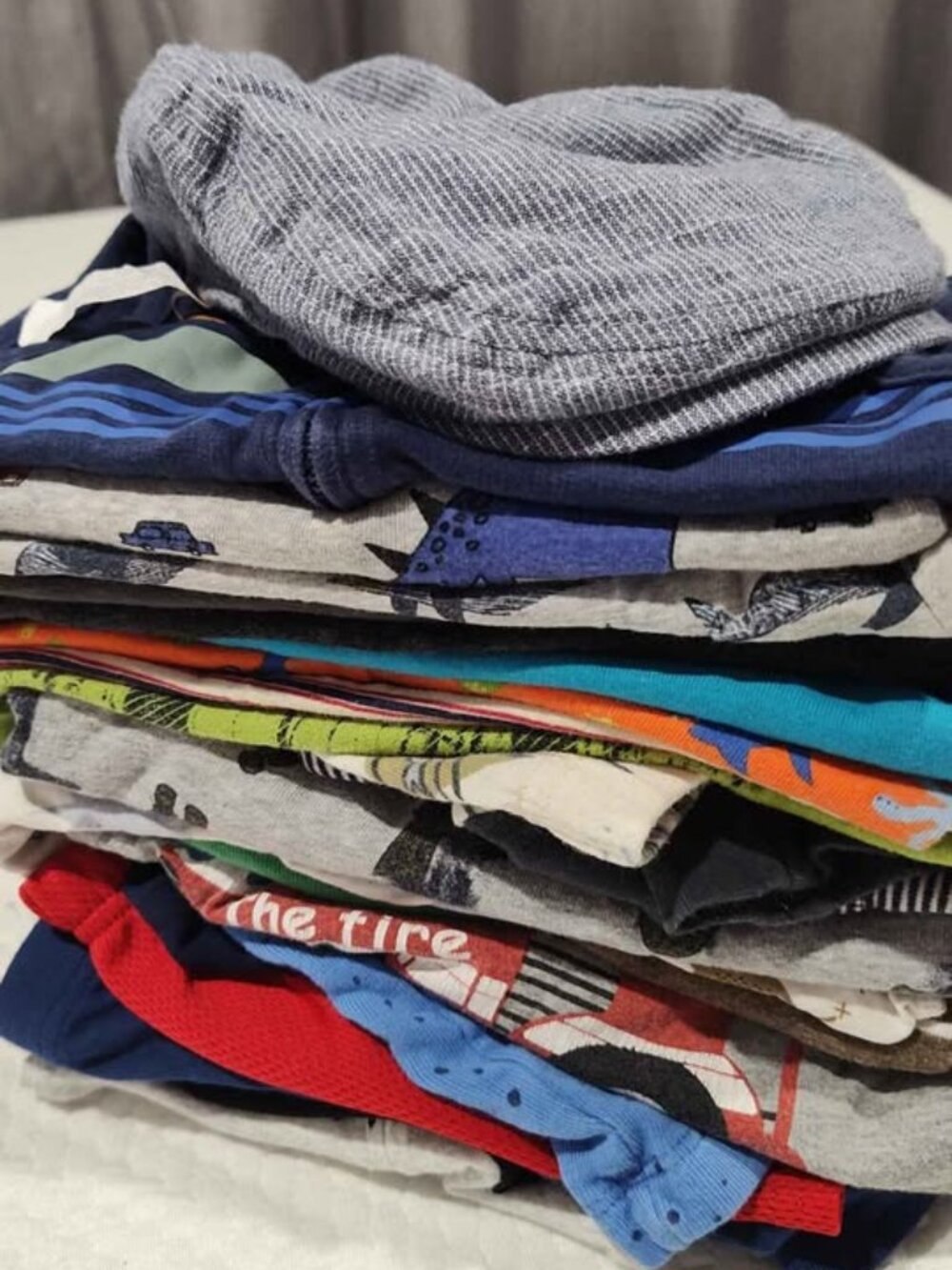 Large 28pcs Baby boy clothes bundle set assortment 12-18M, like new condition